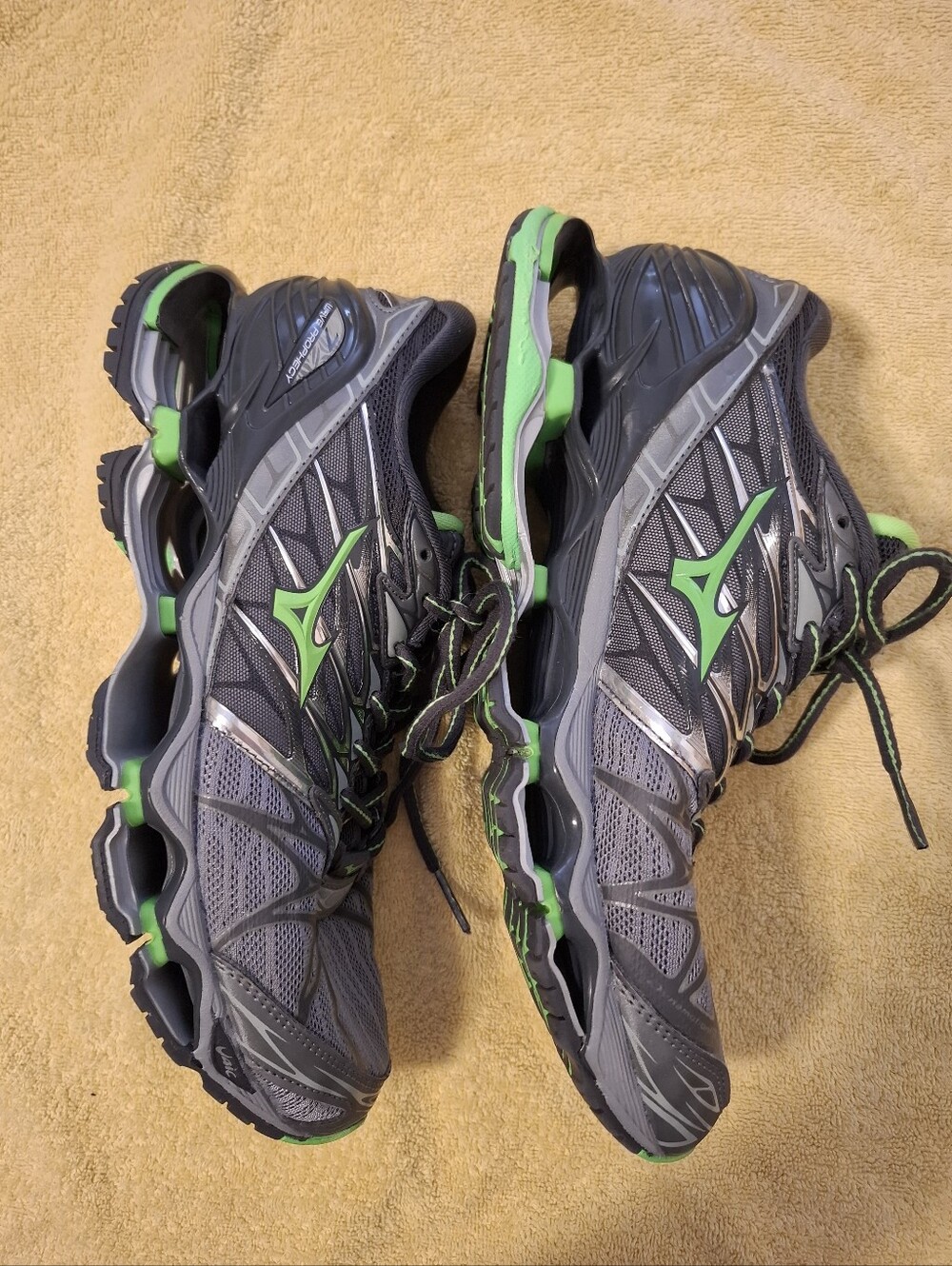 Mizuno Wave Prophecy 7 Mens Size 10